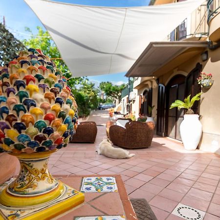 B&B Casa Augusto Luxury サン・レオーネ エクステリア 写真