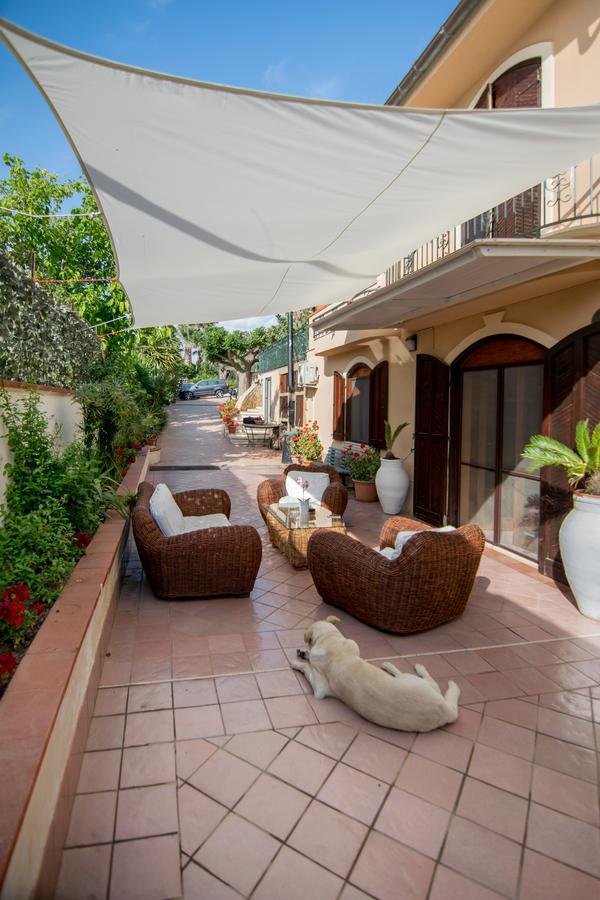 B&B Casa Augusto Luxury サン・レオーネ エクステリア 写真