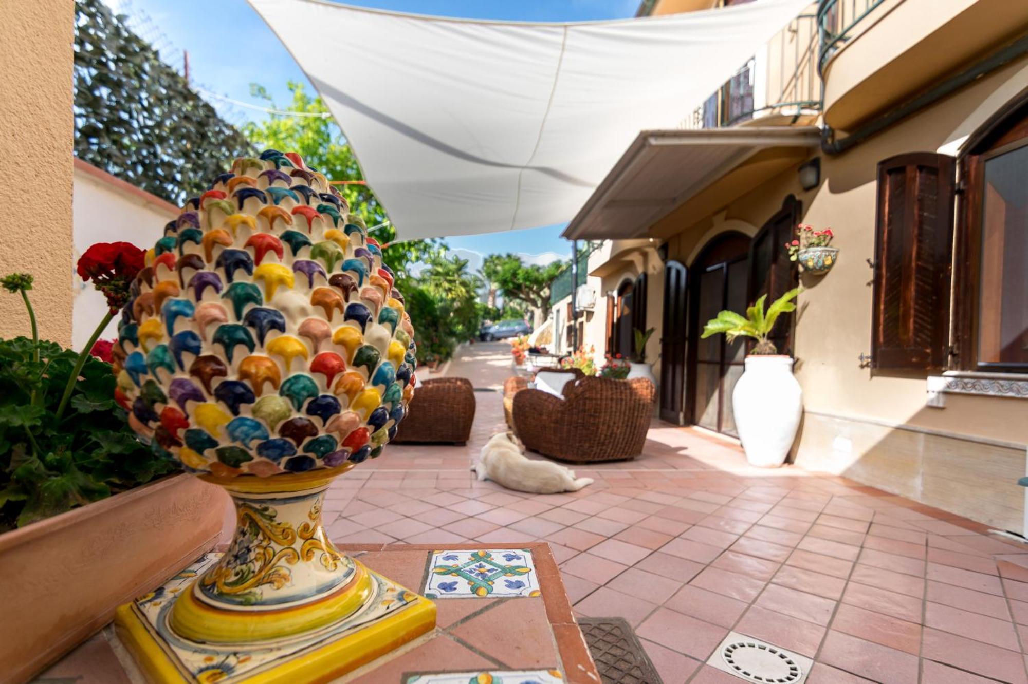 B&B Casa Augusto Luxury サン・レオーネ エクステリア 写真